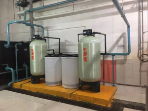 银监会同时供水软化设备安装实拍